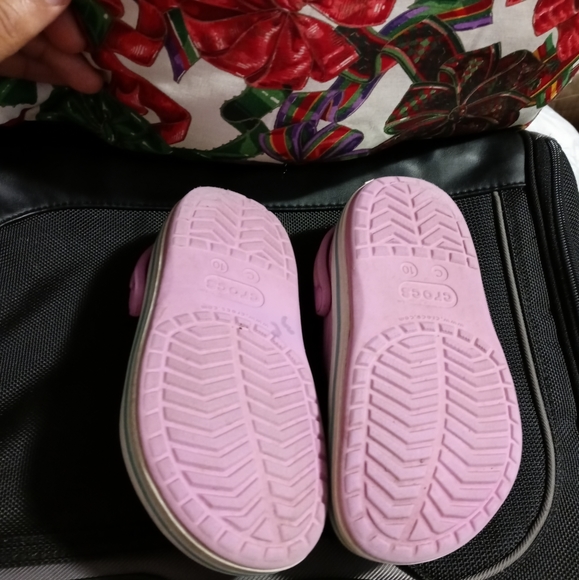 🚣🏩CROCS CHILD SIZE 10 SLIPPERS🎠💒 - Picture 12 of 13